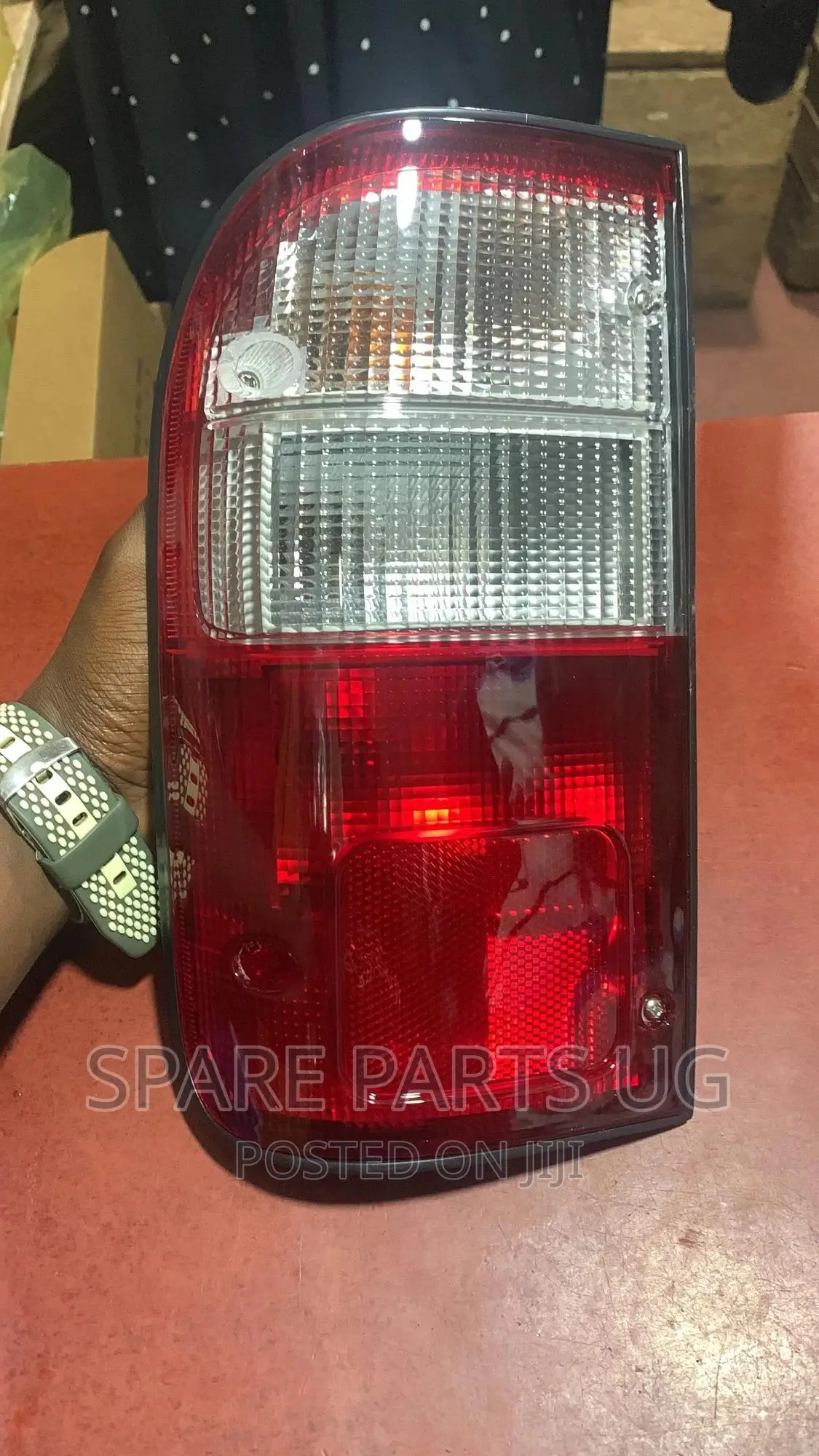 Hilux LN 166 Taillight