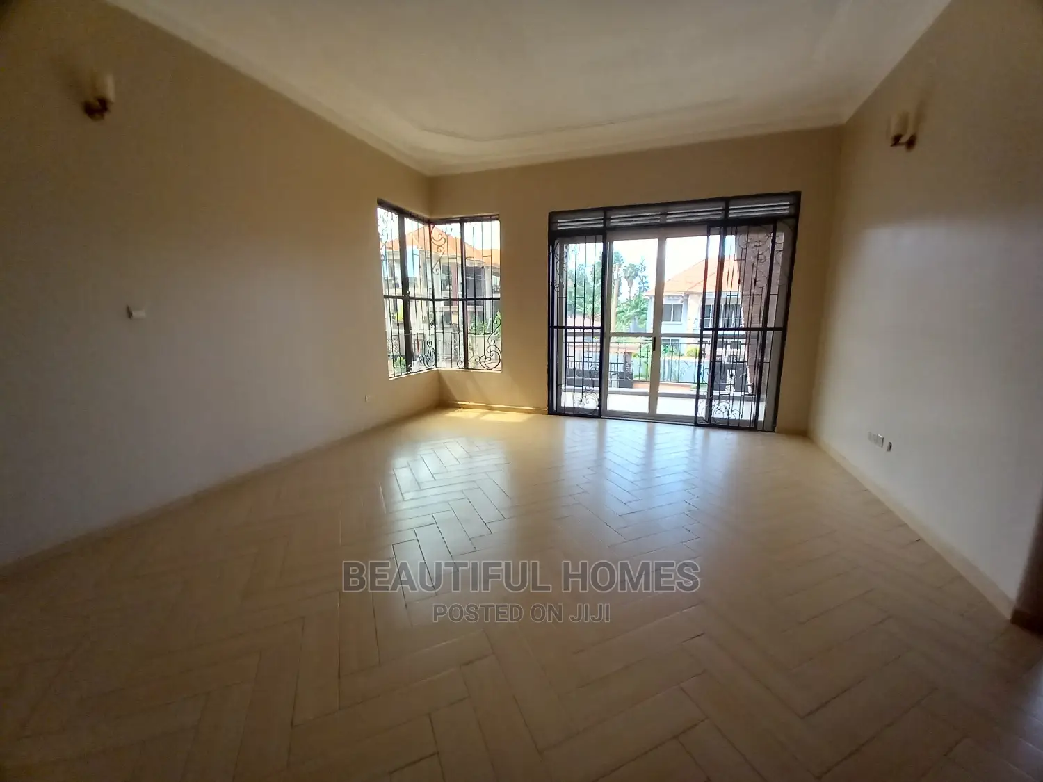 Furnished 6bdrm Duplex in Kyanja Executive, Central Division for Sale