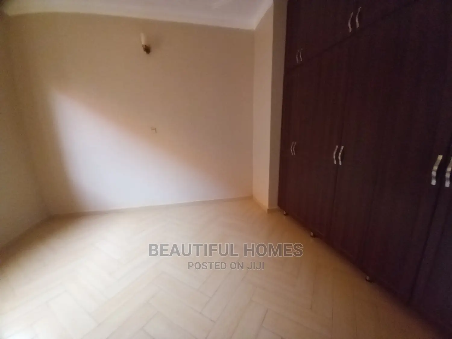 Furnished 6bdrm Duplex in Kyanja Executive, Central Division for Sale