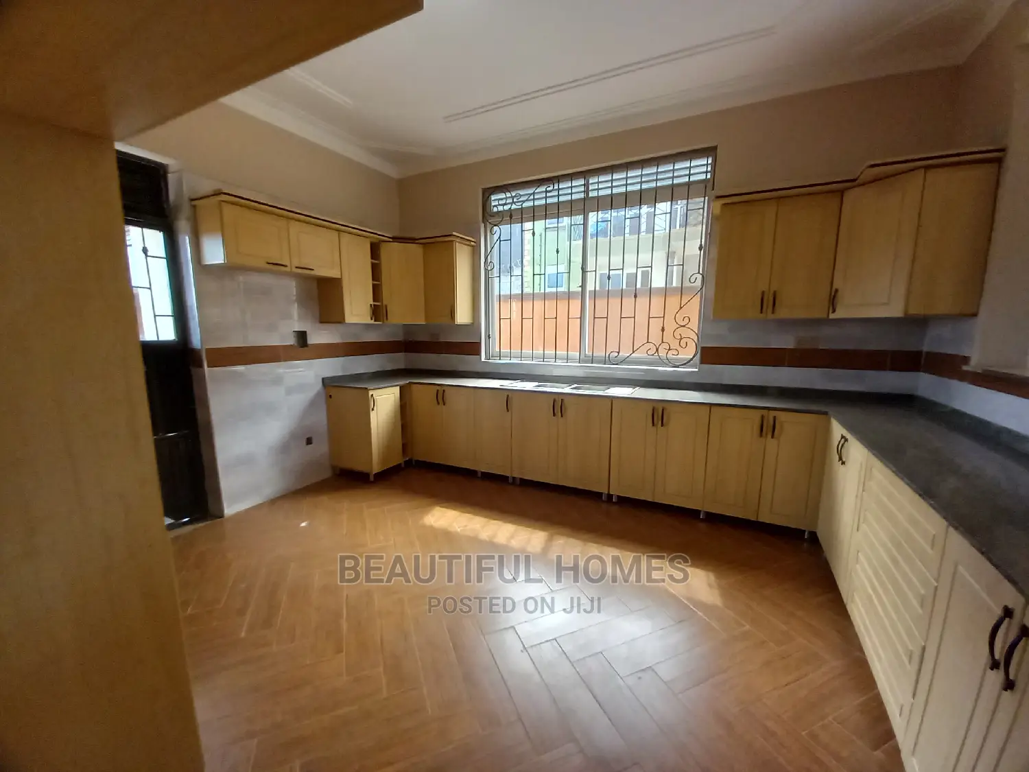 Furnished 6bdrm Duplex in Kyanja Executive, Central Division for Sale