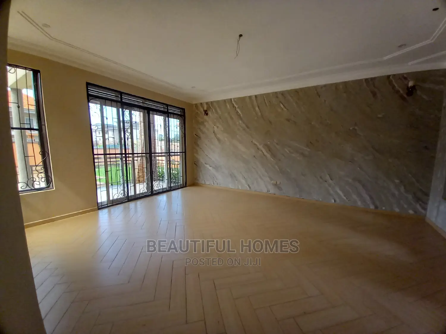 Furnished 6bdrm Mansion in Kyanja Wealthy, Central Division for Sale