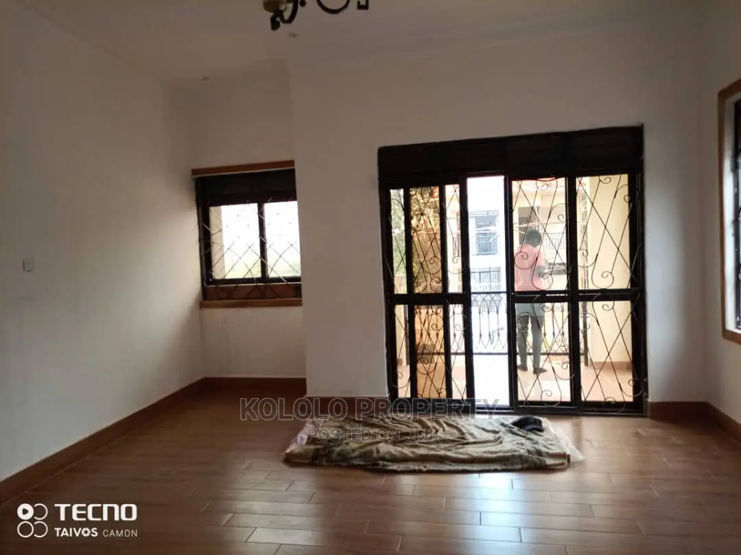 4bdrm Mansion in Najjera, Central Division for Sale