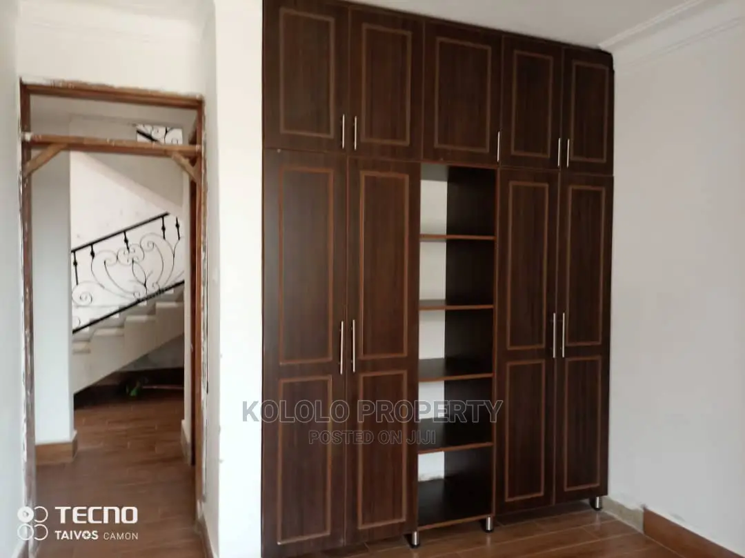4bdrm Mansion in Najjera, Central Division for Sale