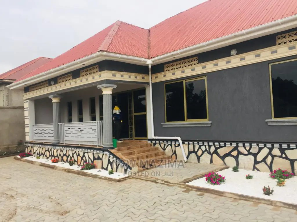 3bdrm House in Buziga, Division a for Sale