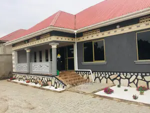 3bdrm House in Buziga, Division a for Sale