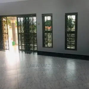 3bdrm House in Buziga, Division a for Sale