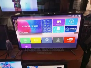 Startech 32" Smart