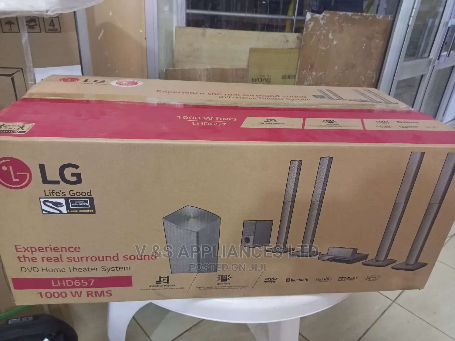 Lg Home Theater With 4 Tall Boys