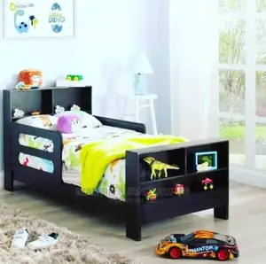 Photo - Kids Bed - Hardwood