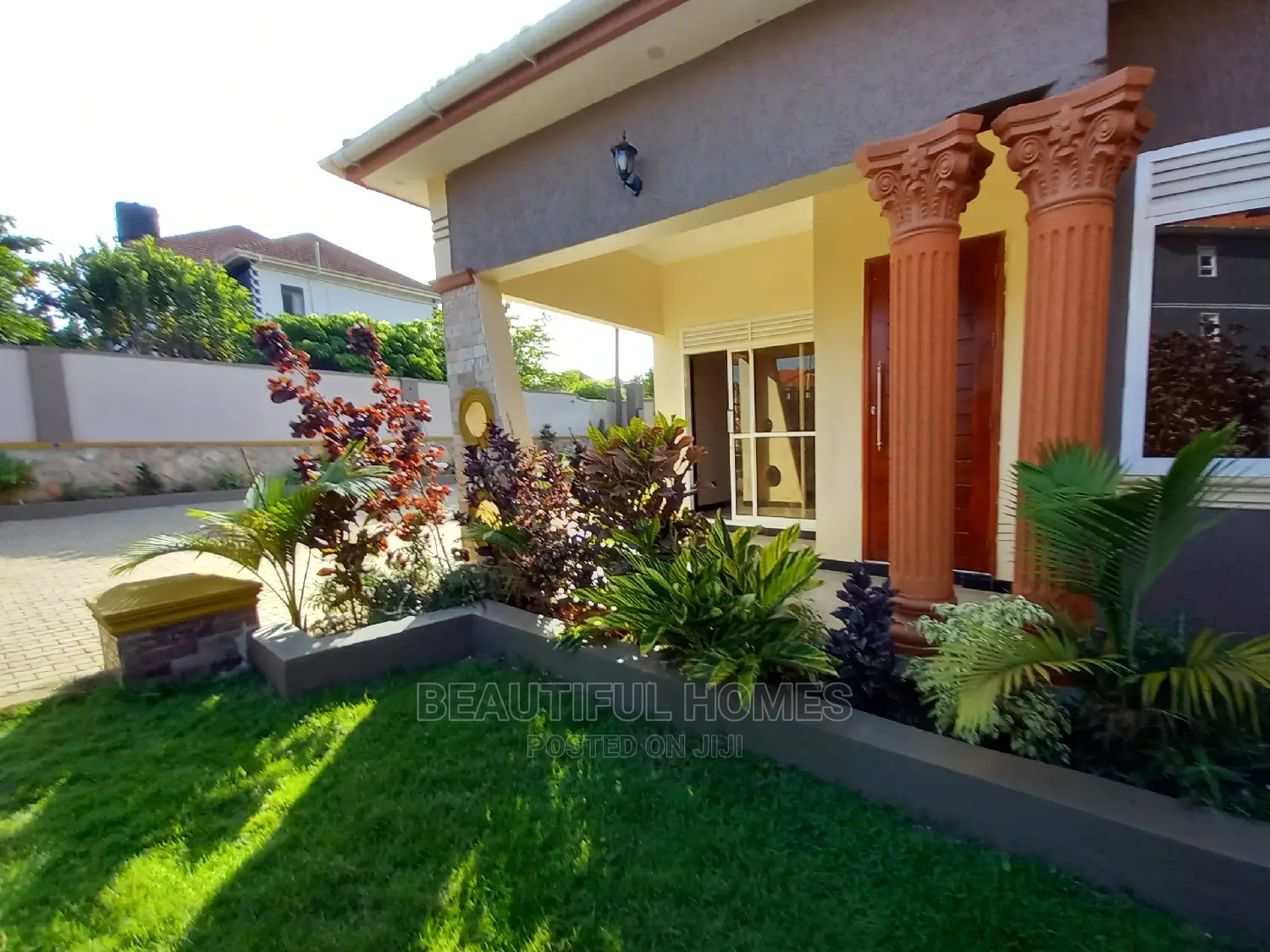 Furnished 4bdrm House in Kira for Sale