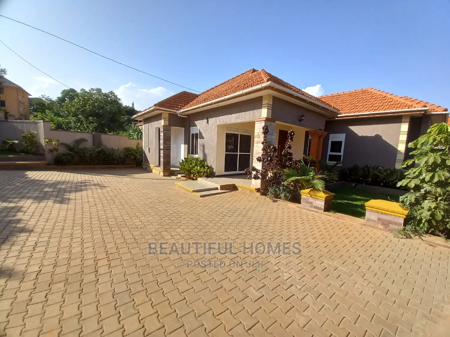 Furnished 4bdrm House in Kira for Sale