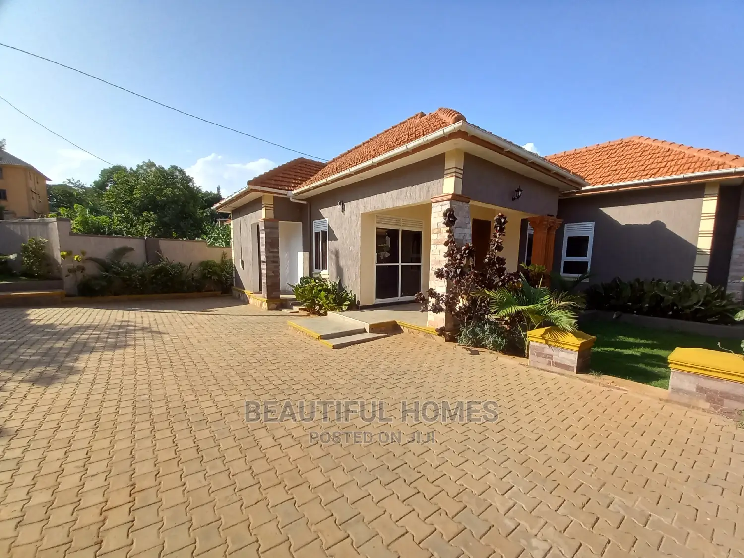 Furnished 4bdrm Bungalow in Kira Corporate for Sale
