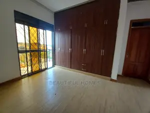 Furnished 6bdrm Mansion in Kira Mamerito, Central Division for Sale