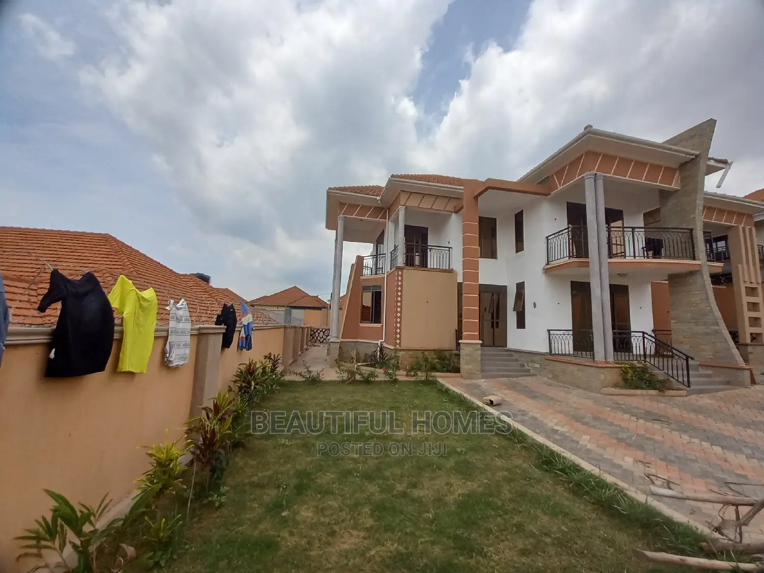 Furnished 6bdrm House in Kira Executive, Central Division for Sale