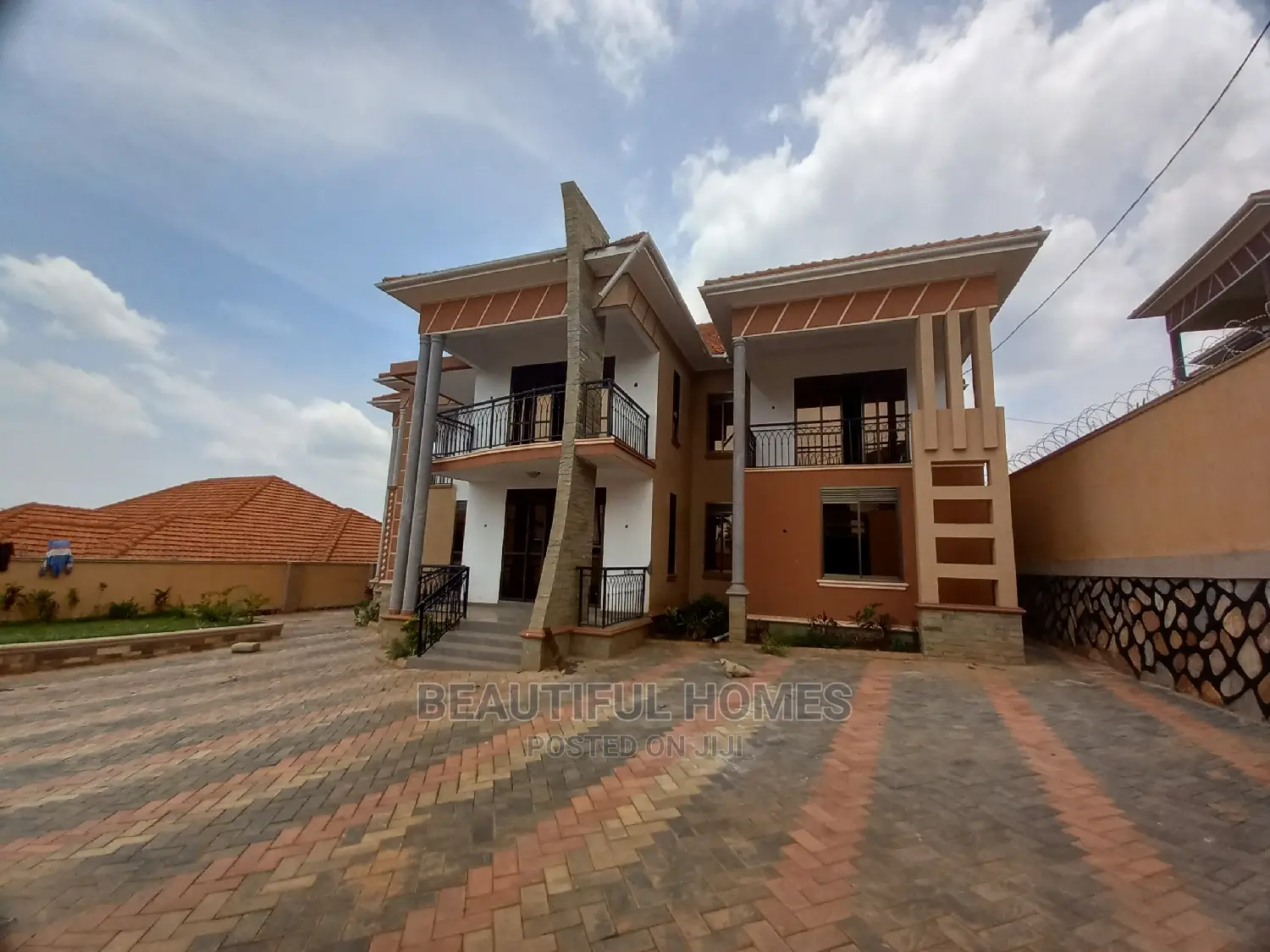 Furnished 6bdrm House in Kira Executive, Central Division for Sale