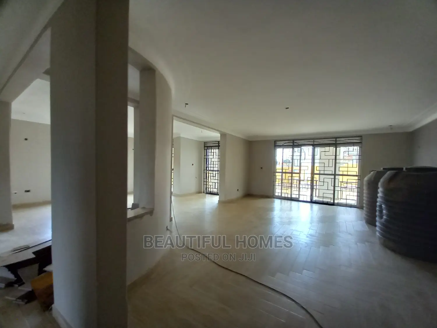 Furnished 6bdrm Mansion in Kira Posh Estate, Central Division for Sale