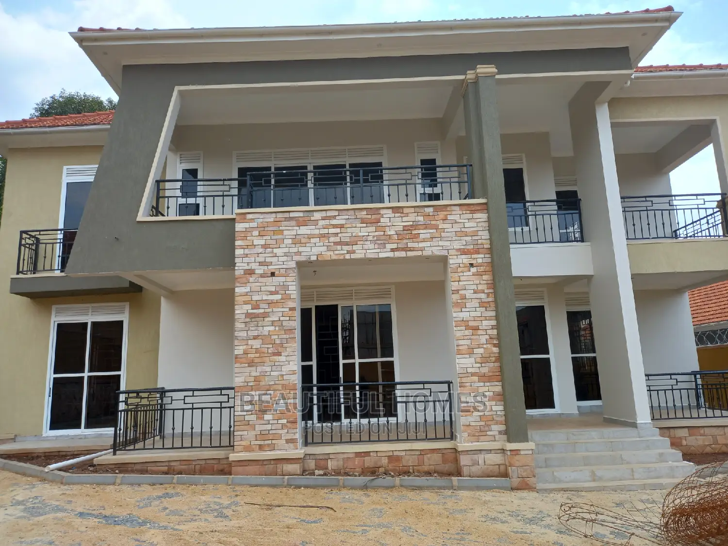 Furnished 6bdrm Mansion in Kira Gated Estate for Sale