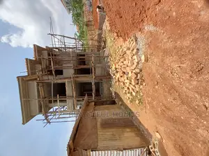 Furnished 4bdrm House in Kira Mamerito for Sale