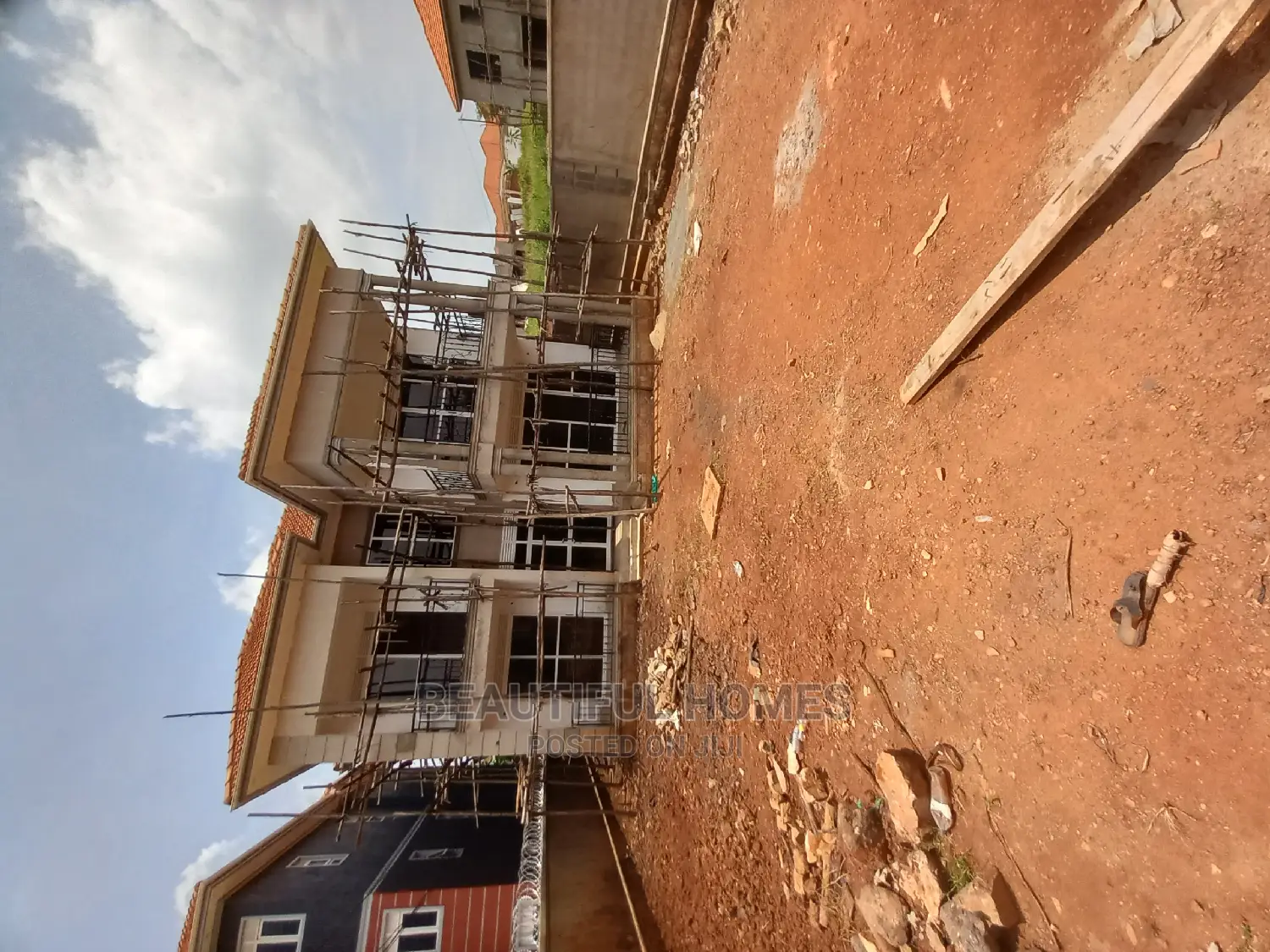 Furnished 5bdrm Duplex in Kira Tarmack Estate for Sale