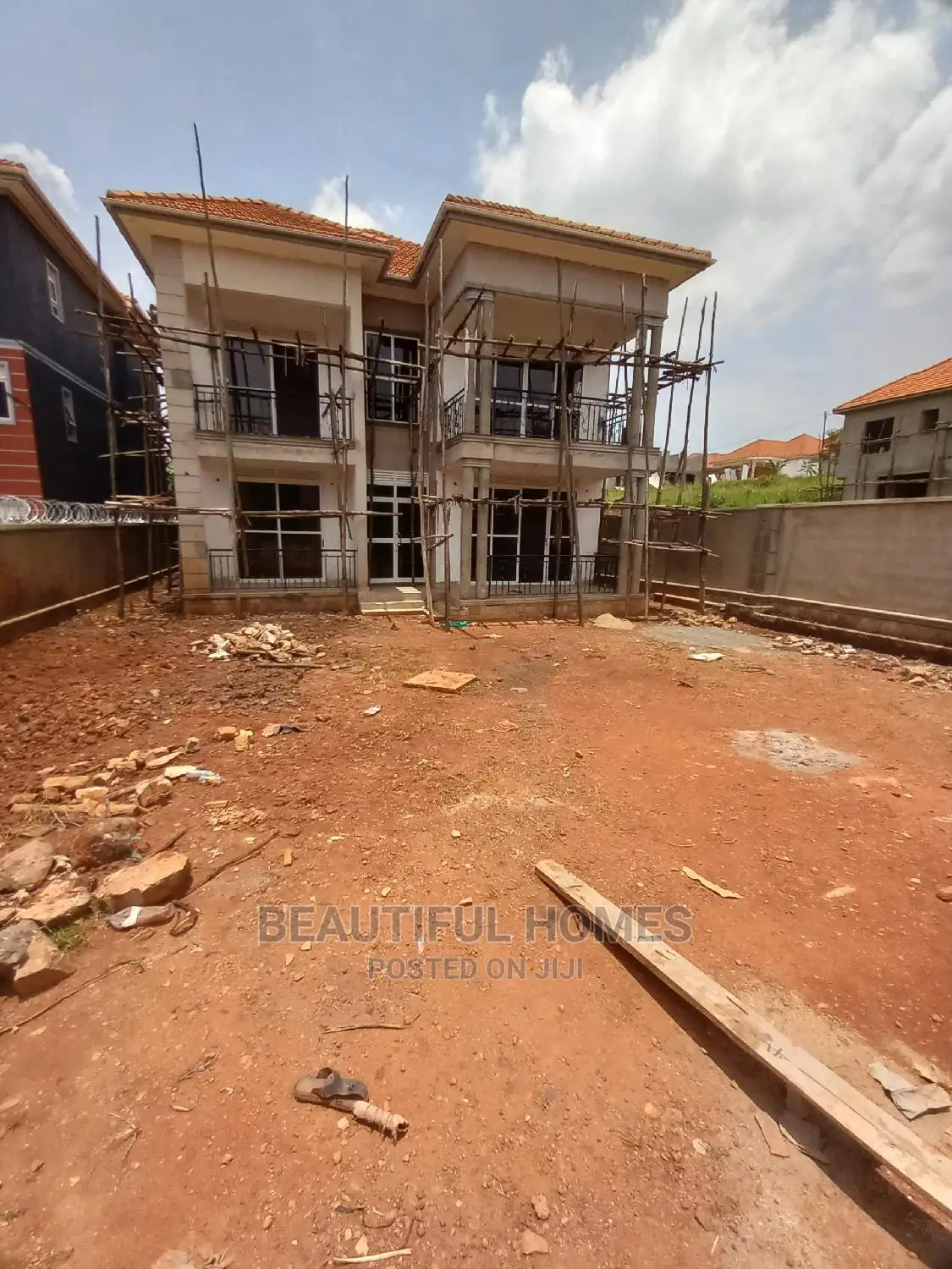 Furnished 5bdrm Duplex in Kira Tarmack Estate for Sale