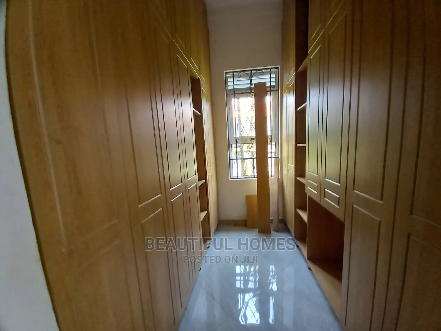 Furnished 5bdrm Mansion in Kira'S Best for Sale
