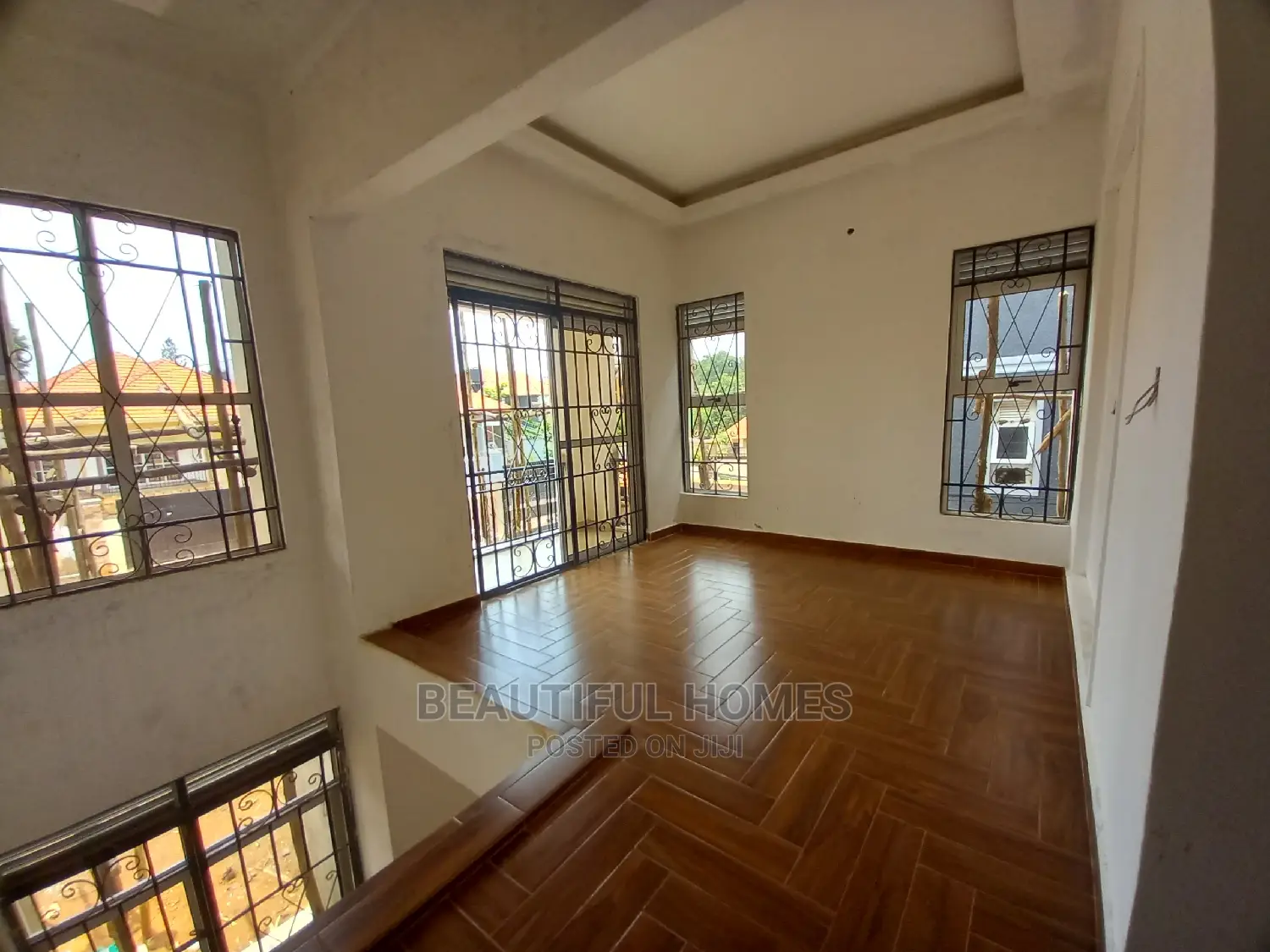 Furnished 5bdrm Maisonette in Kira Gated Nice for sale