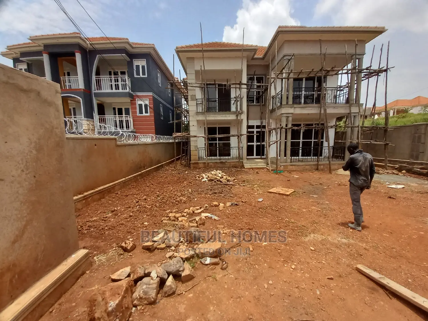 Furnished 5bdrm Mansion in Kira All Tarmacked for Sale