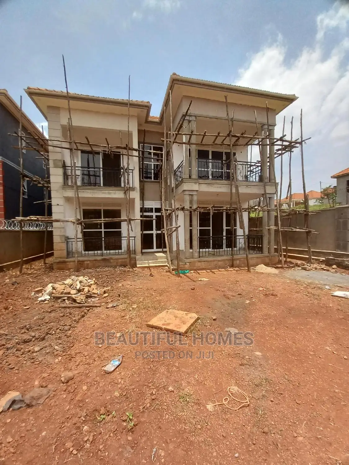 Furnished 5bdrm Maisonette in Kira Gated Nice for sale