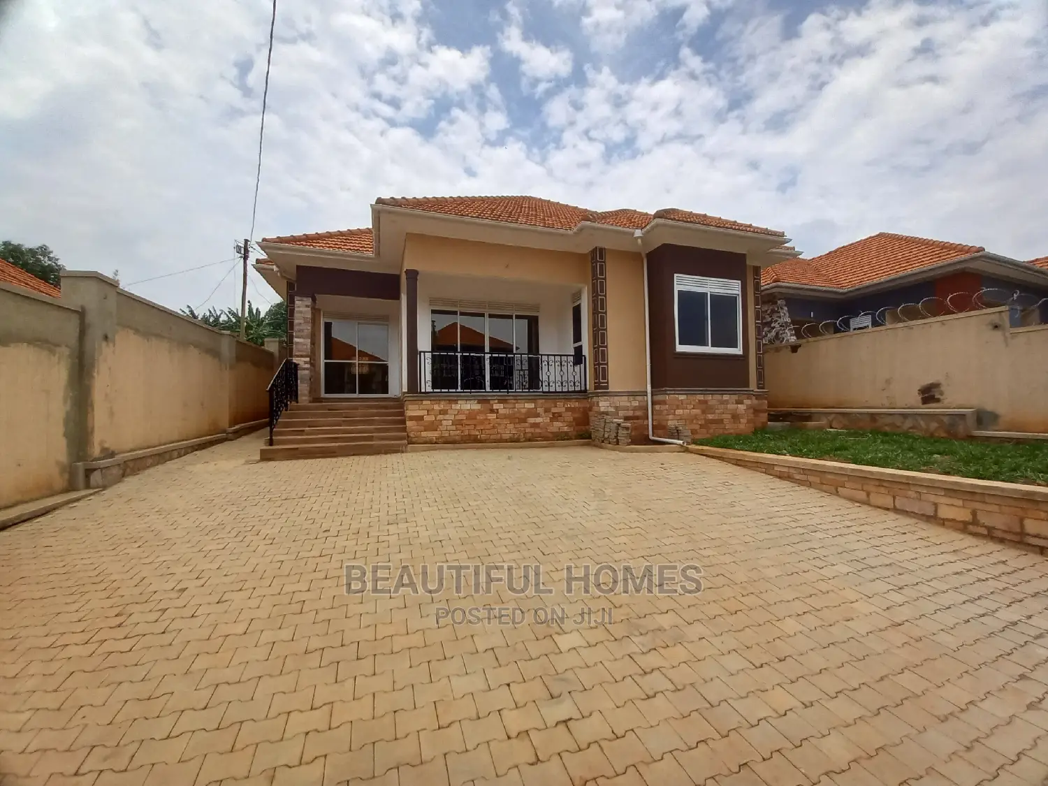 Furnished 4bdrm House in Kira Mamerito Lane for Sale