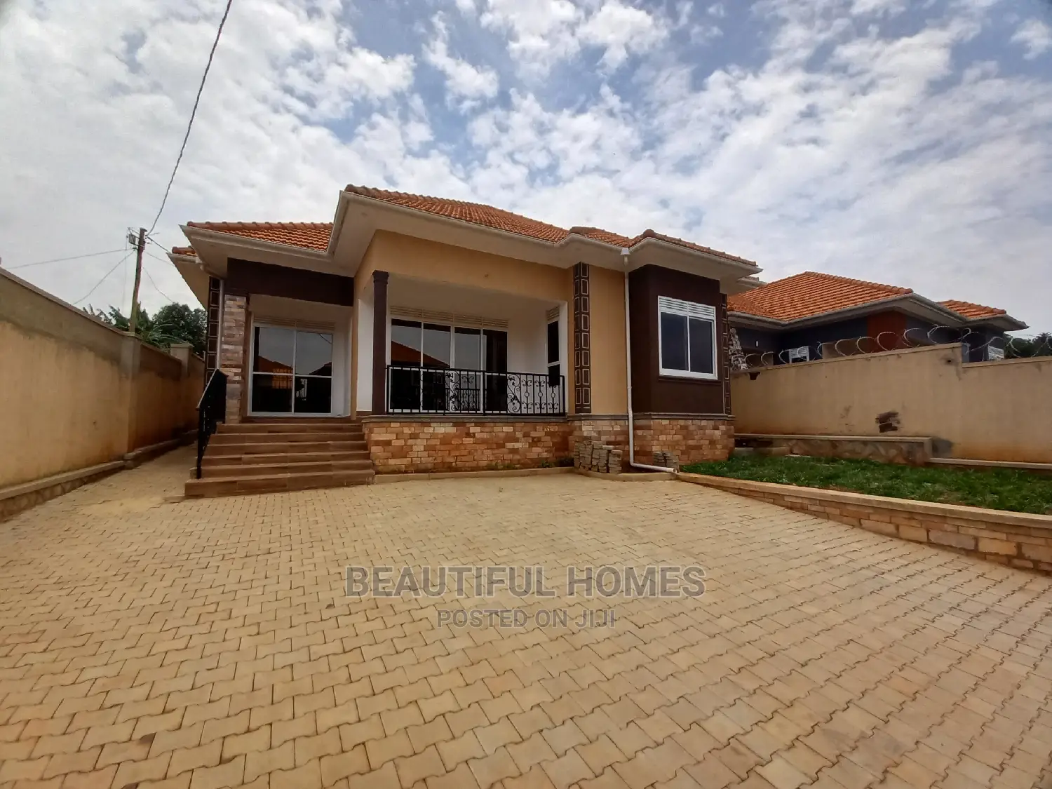 Furnished 4bdrm Bungalow in Kira Tarmacked for Sale