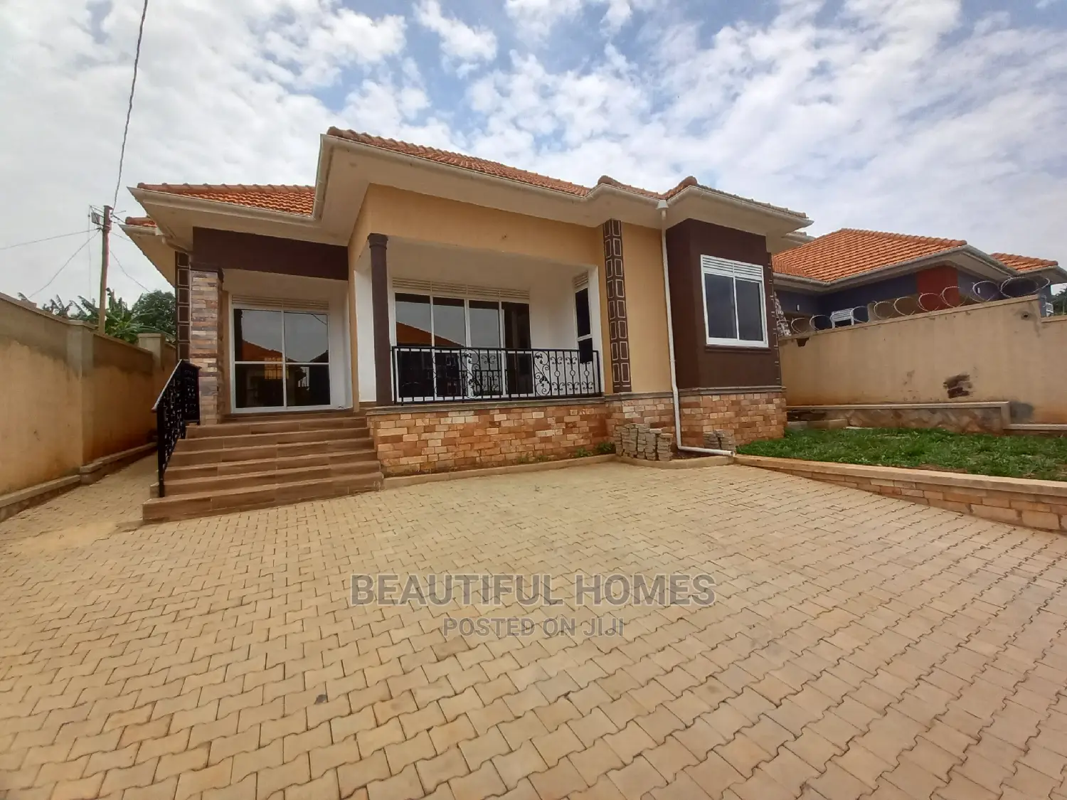 Furnished 4bdrm Bungalow in Kira Tarmacked for Sale