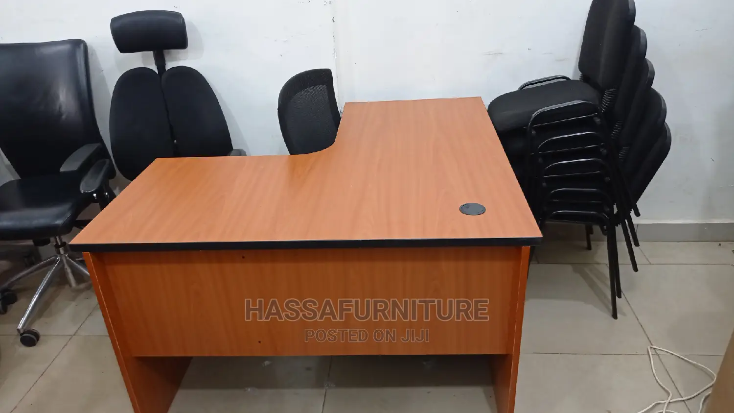 Oval Shape Office Brand New at Affordable Price