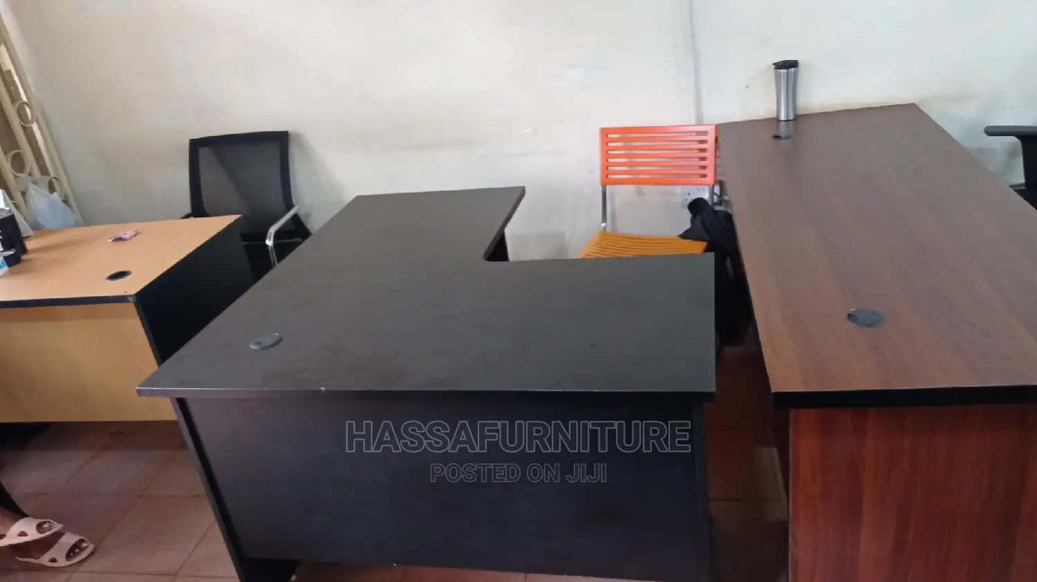 Oval Shape Office Brand New at Affordable Price