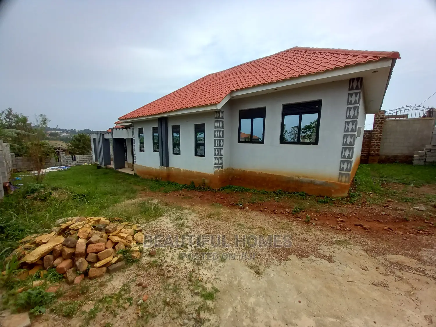 4bdrm Bungalow in Kira Awesome for Sale