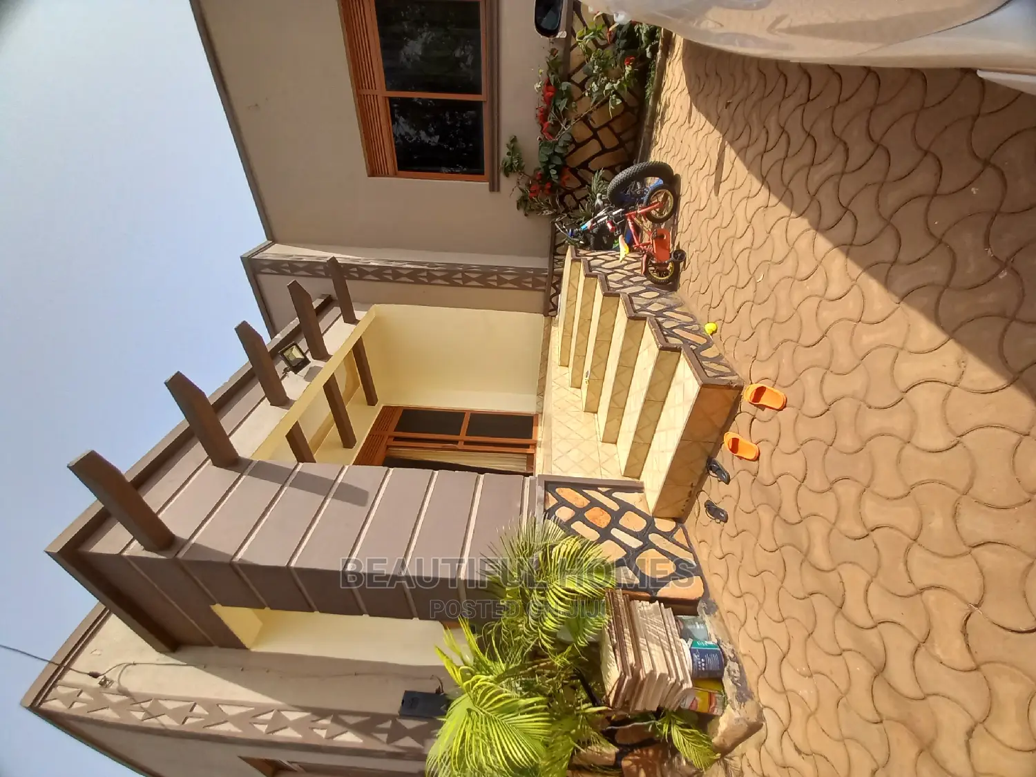 Furnished 3bdrm House in Kira Good View for Sale