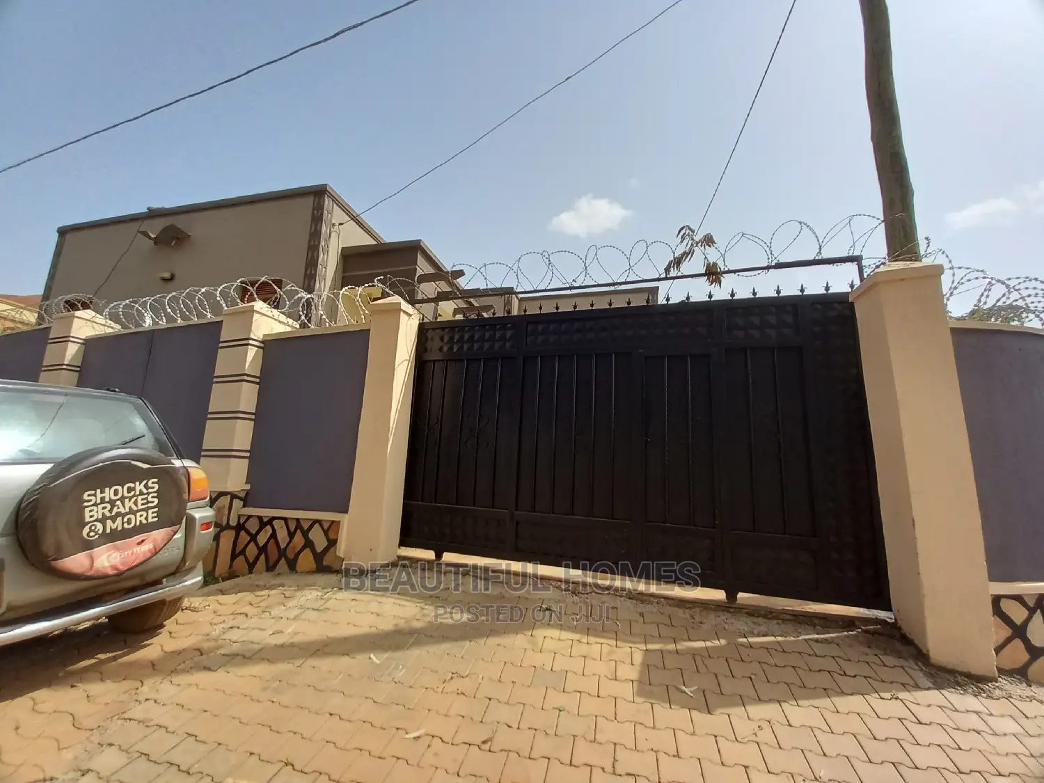 Furnished 3bdrm Bungalow in Kira Organised for Sale