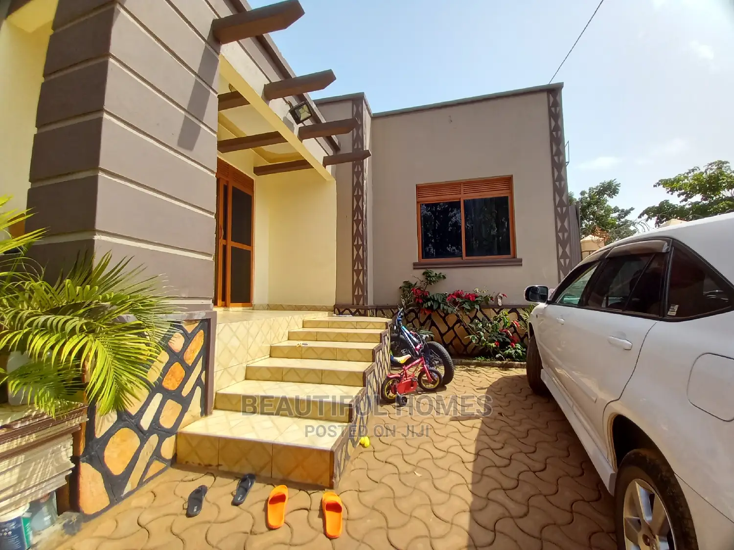 Furnished 3bdrm House in Kira Corporate for Sale