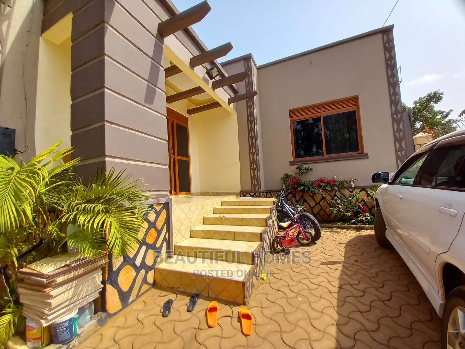 Furnished 3bdrm House in Kira Corporate for Sale