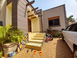 Furnished 3bdrm House in Kira Corporate for Sale