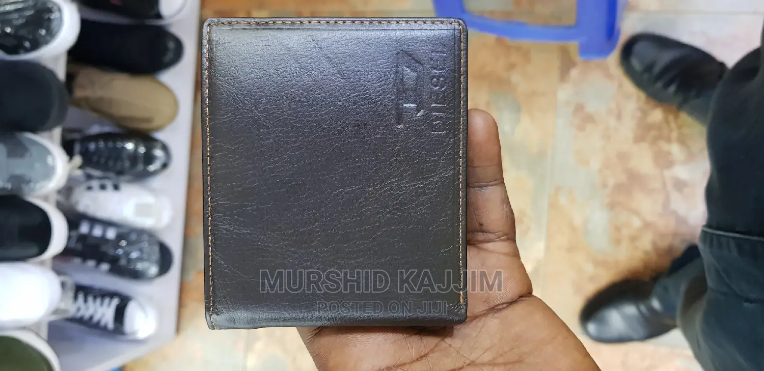 Wallets Pure Geniune Leather All Colours Brands.