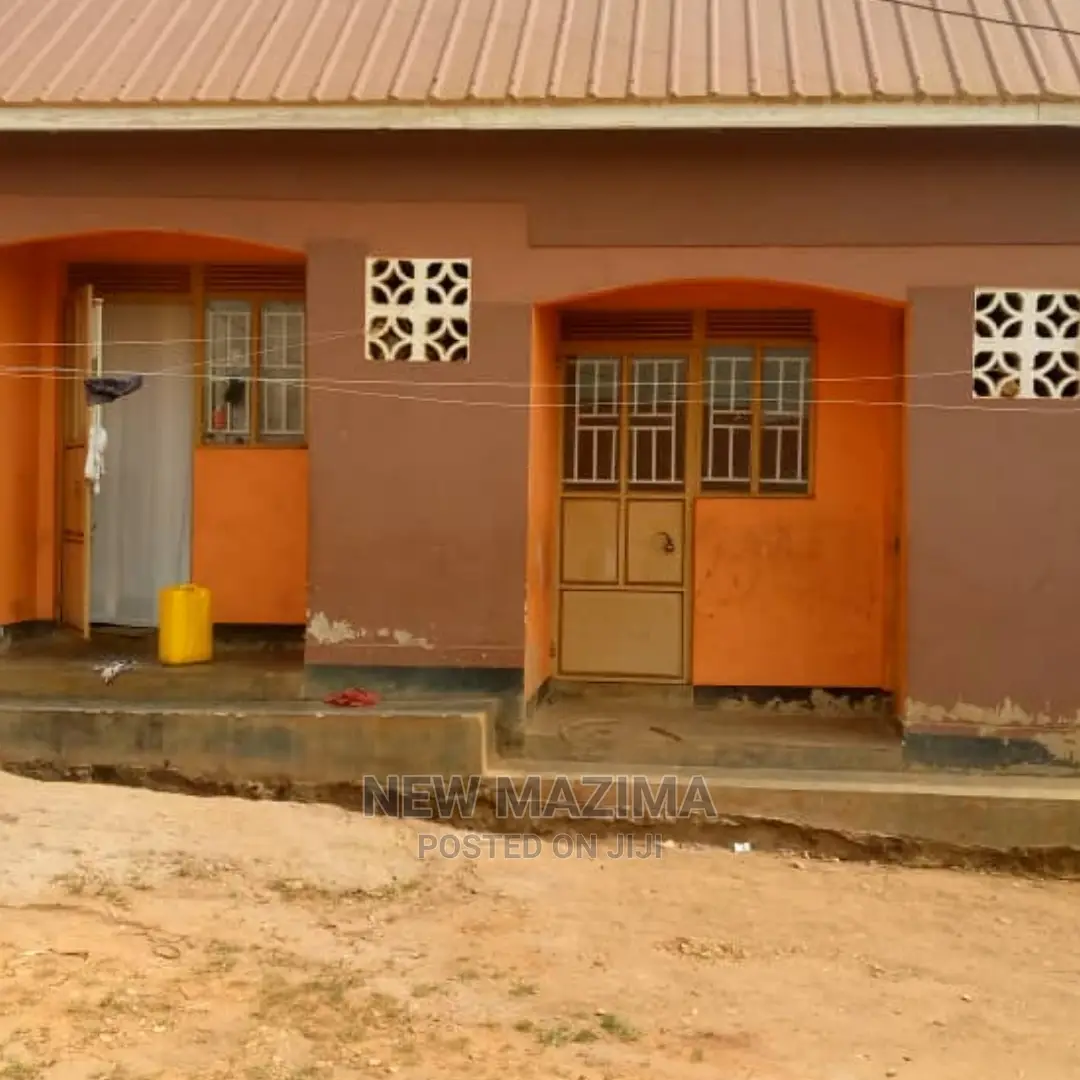 4bdrm House in Kawanda Kirinyabigo, Division B for Sale