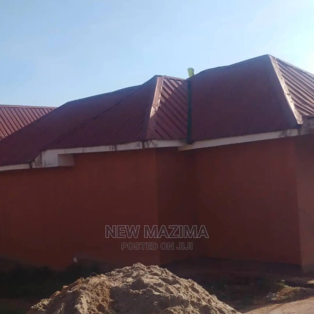 8bdrm House in Kawanda Kirinyabigo, Division B for Sale