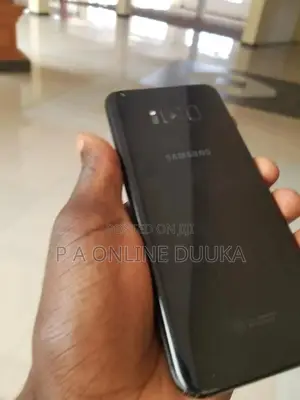 Photo - Samsung Galaxy S8 Plus 64 GB Black