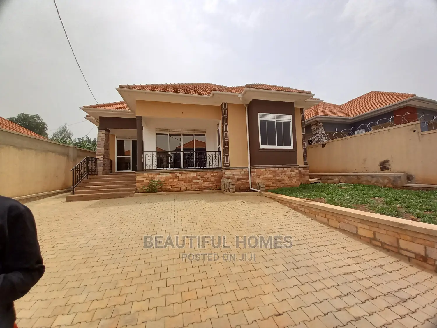 Furnished 4bdrm House in Kira Tarmacked for Sale