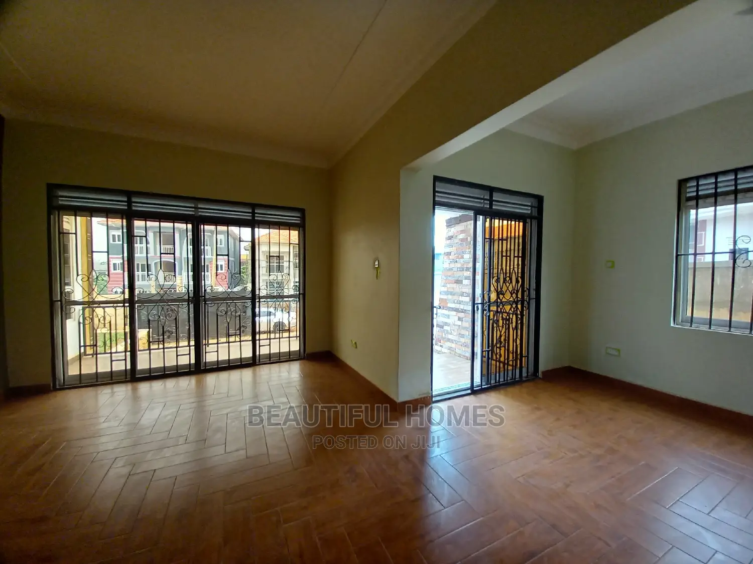 Furnished 4bdrm House in Kira Tarmacked for Sale
