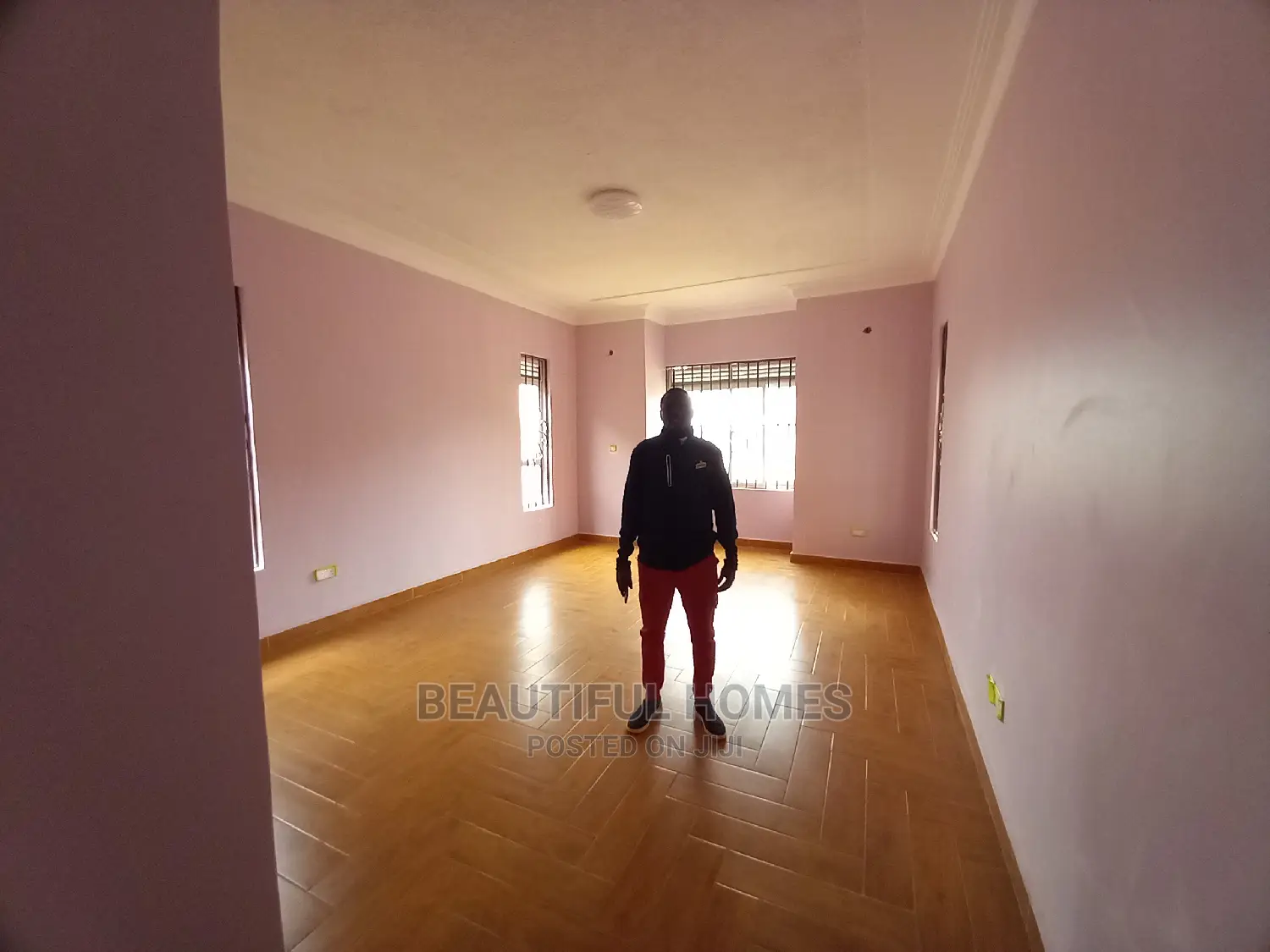 Furnished 4bdrm House in Kira Tarmacked for Sale