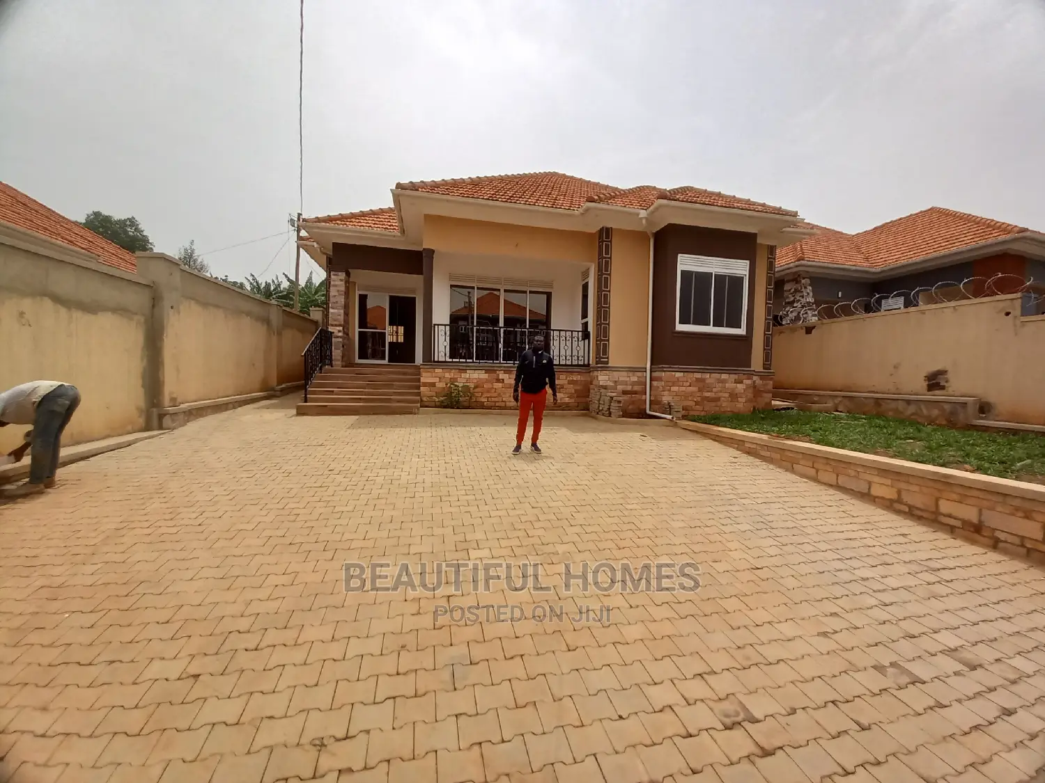 Furnished 4bdrm Bungalow in Kira Corporate for Sale
