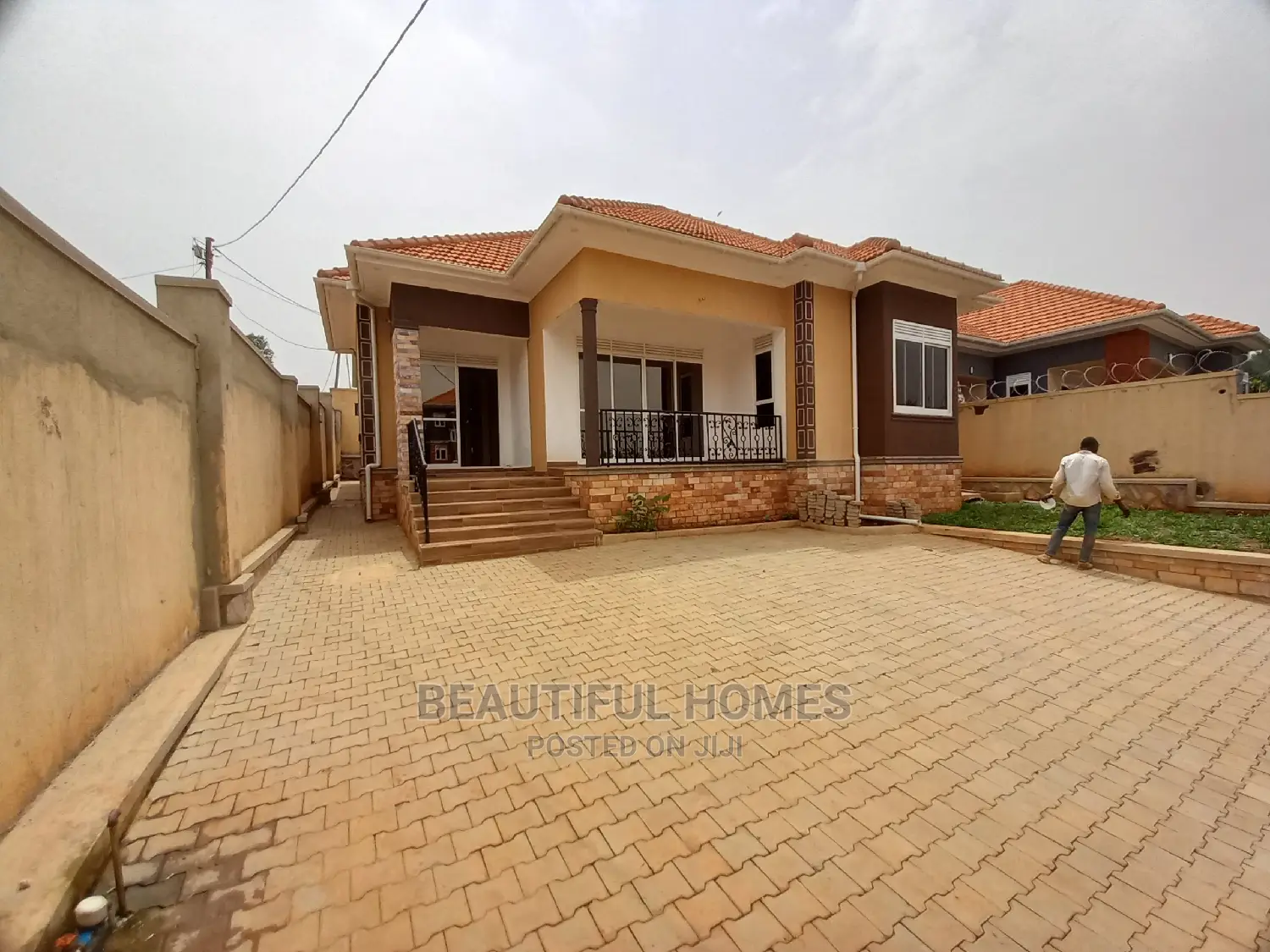 Furnished 4bdrm Bungalow in Kira Corporate for Sale