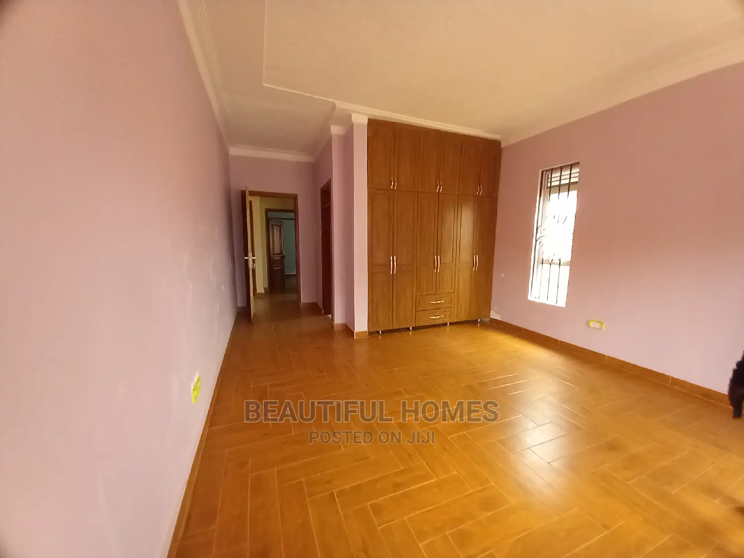 Furnished 4bdrm Bungalow in Kira Corporate for Sale