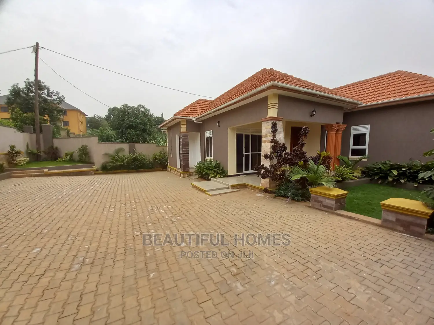 Furnished 4bdrm House in Kira Tarmacked for Sale